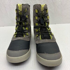 Merrell Kids Gray and Neon Green Winter Boots, SZ 3 little boy, box 23